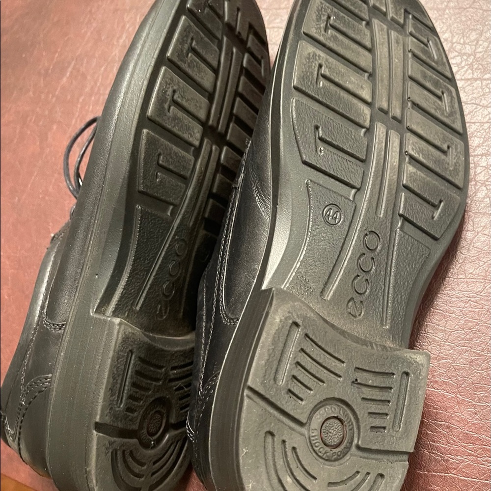 Shoes - Picture 5 of 7